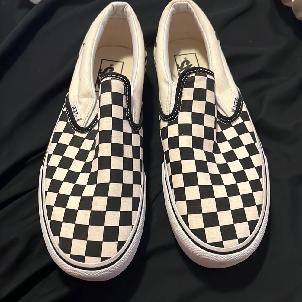 Vans classic checkered slip on